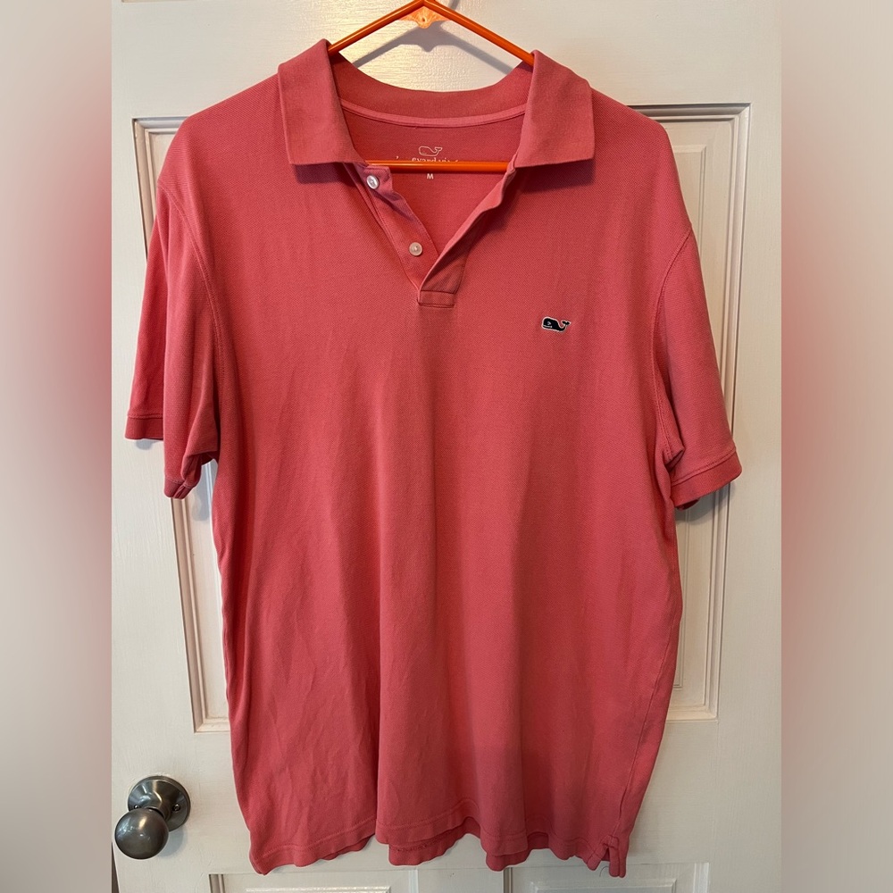 Salmon colored vineyard vines men’s polo